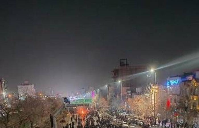 حزب
      تركي
      مؤيد
      للأكراد:
      اتفاق
      سوريا
      لا
      يدع
      «أعذاراً»
      لتأخير
      السلام
      مع
      «العمّال
      الكردستاني»