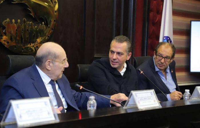 حذر
      مصري
      تجاه
      التدخل
      الأميركي
      في
      قضية
      «سد
      النهضة»
      رغم
      «الترحيب
      الرسمي»