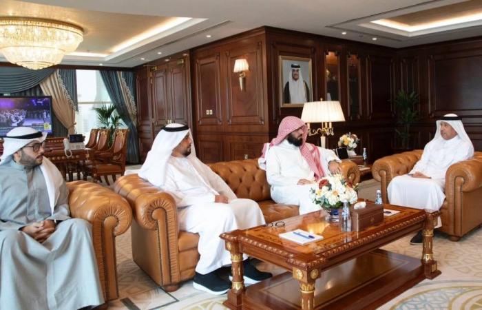 النائب العام يجتمع مع عدد من أعضاء النيابات العامة