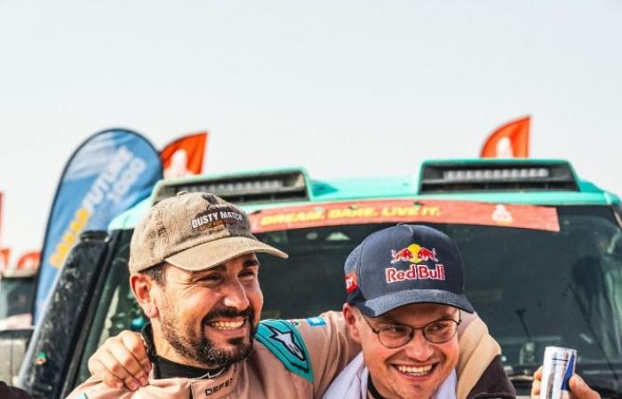 فريق ديفندر رالي يصنع التاريخ بتحقيق أول فوز له في رالي داكار