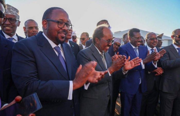 عدن:
      تحويل
      أبرز
      موقع
      عسكري
      ومخزن
      سلاح
      إلى
      منتجع
      ترفيهي