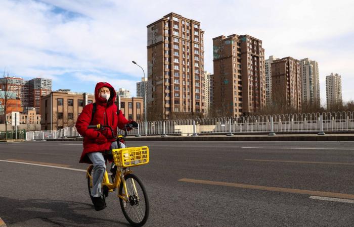 حرب
      تجارية
      تلوح
      بالأفق...
      أوروبا
      تتأهب
      للرد
      على
      رسوم
      ترمب