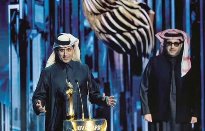 ناصر الخليفي يتوج بالجائزة الماسية لصناع الترفيه