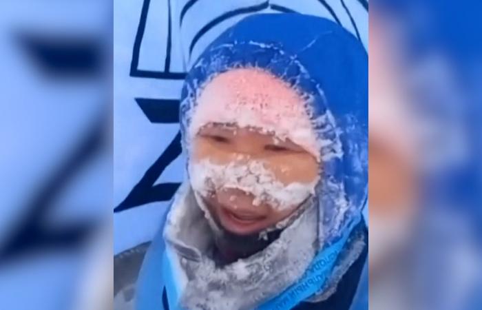 تصل إلى -40 درجة مئوية.. عداؤون يتحدون درجات حرارة متجمدة في ماراثون روسيا