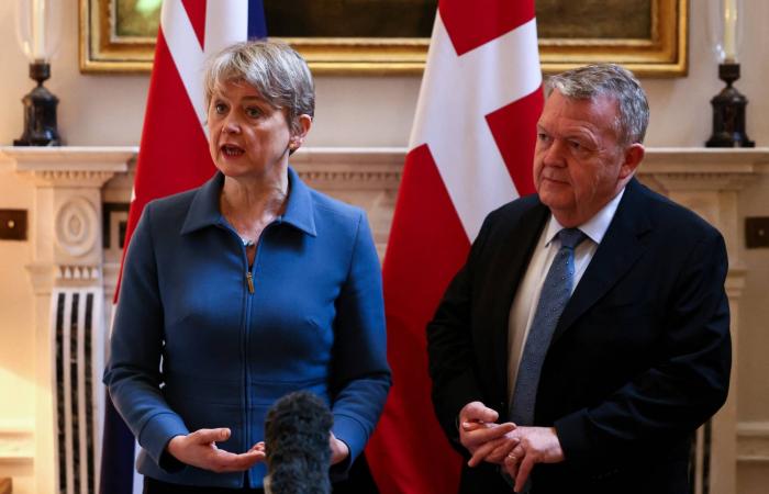 الدنمارك
      وغرينلاند
      تقترحان
      إرسال
      بعثة
      من
      «حلف
      الأطلسي»
      إلى
      القطب
      الشمالي