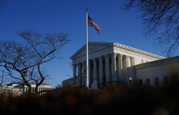 إدارة
      ترمب
      تدرس
      تخفيف
      قيود
      حمل
      الأسلحة
      النارية