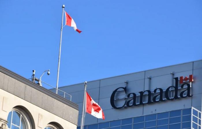 كندا
      تبدأ
      تسريح
      آلاف
      الموظفين
      ضمن
      خطة
      تقشف
      واسعة