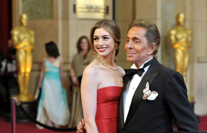 فالنتينو غارافاني..أسطورة الموضة العالميّة في صور خالدة