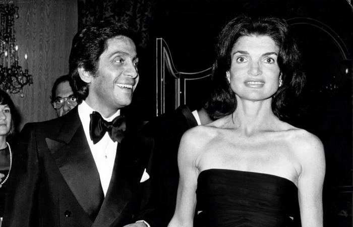 فالنتينو غارافاني..أسطورة الموضة العالميّة في صور خالدة