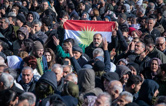 عون
      يتعهد
      عدم
      زج
      لبنان
      في
      «مغامرات
      انتحارية»