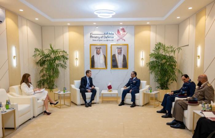 نائب رئيس مجلس الوزراء ووزير الدولة لشؤون الدفاع يعقد عددا من اللقاءات الثنائية على هامش أعمال اليوم الثاني لـ ديمدكس 2026