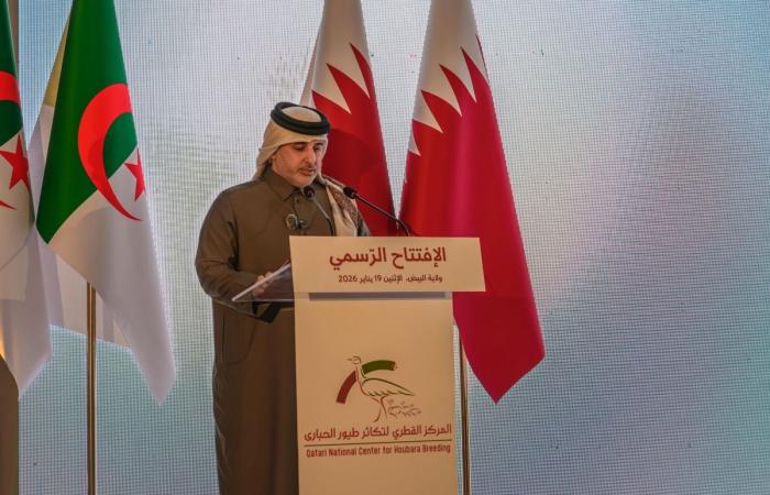 وزير البيئة والتغير المناخي يدشن المركز القطري لتكاثر طيور الحبارى في الجزائر