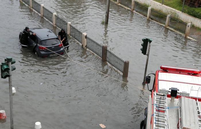 أربعة
      قتلى
      جراء
      أمطار
      غير
      مسبوقة
      في
      تونس