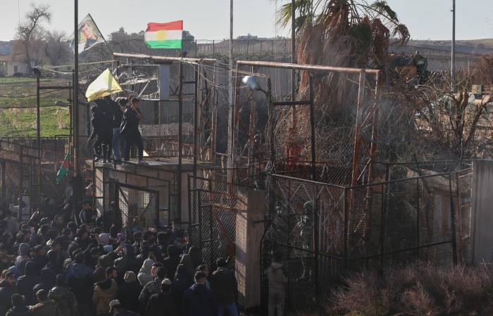 الجيش
      الإسرائيلي
      يصدر
      تحذيراً
      للإخلاء
      في
      3
      قرى
      بجنوب
      لبنان