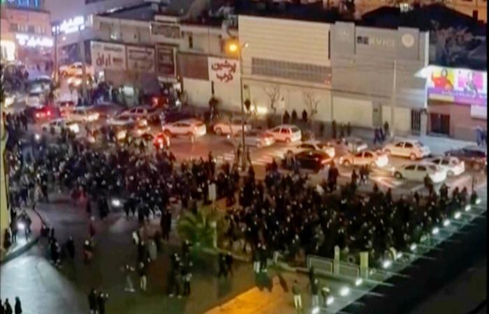 «الحرس
      الثوري»:
      نحذر
      أميركا
      وإسرائيل
      من
      أي
      «حسابات
      خاطئة»