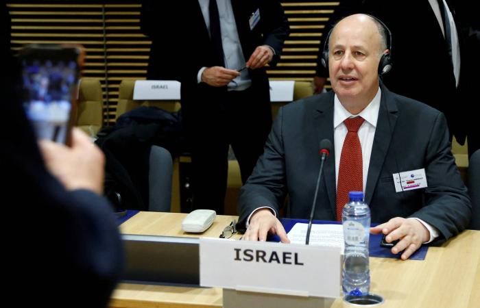 هنغبي
      يدعو
      نتنياهو
      للاستعجال
      في
      التوصل
      إلى
      اتفاق
      «تفاهمات
      أمنية»
      مع
      سوريا