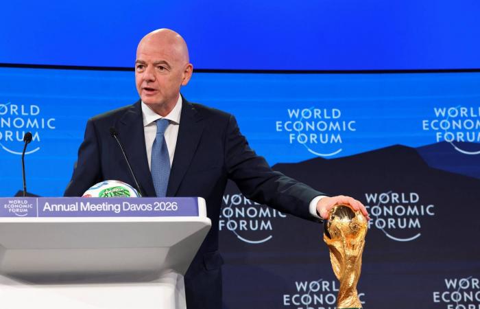 6
      آلاف
      مشجع
      في
      احتجاجات
      جماهيرية
      ضد
      إدارة
      مانشستر
      يونايتد