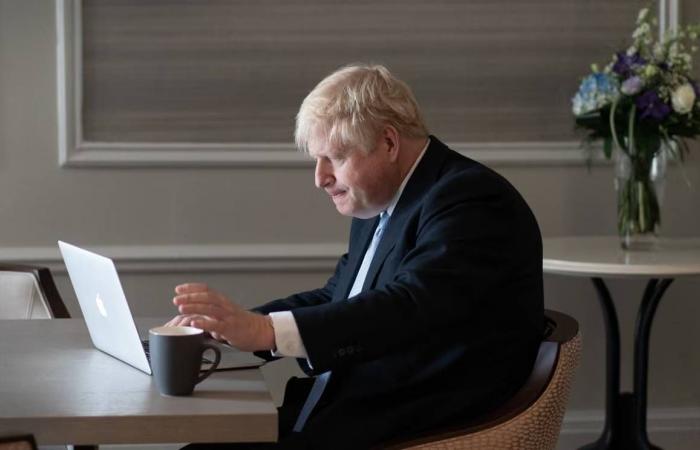 إردوغان
      باع
      الكعك
      وترمب
      جمع
      الزجاجات
      الفارغة...
      أعمال
      البدايات