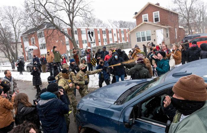 تقرير:
      الجيش
      الأميركي
      يستعد
      لاحتمال
      الانتشار
      في
      مينيابوليس