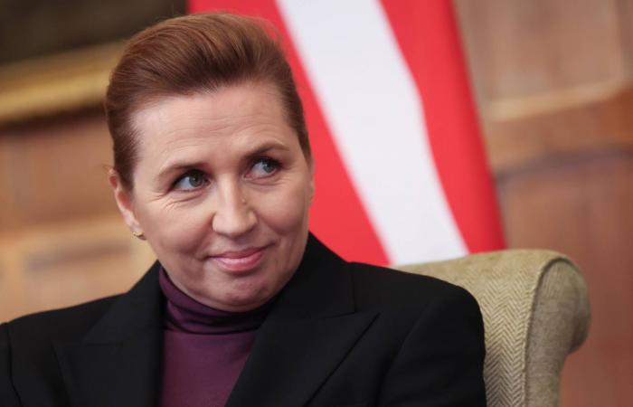 ترمب
      يغادر
      سويسرا
      بعد
      مشاركته
      في
      منتدى
      دافوس