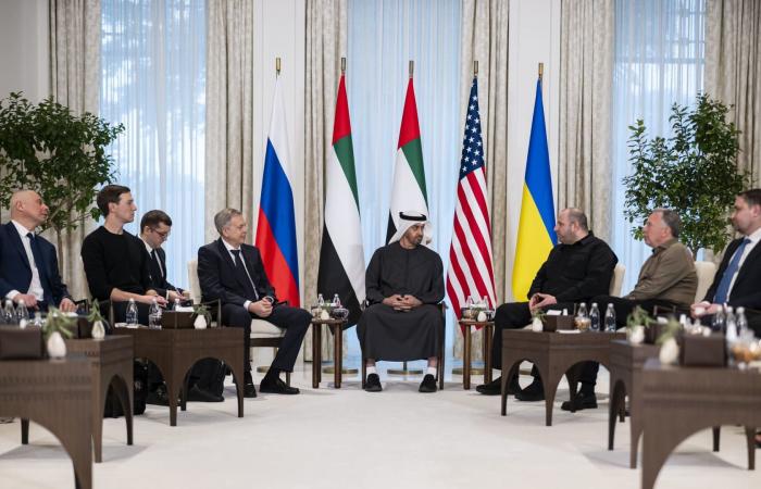 التقى وفود الدول الـ3.. أول تعليق لمحمد بن زايد على محادثات الأزمة الأوكرانية في الإمارات