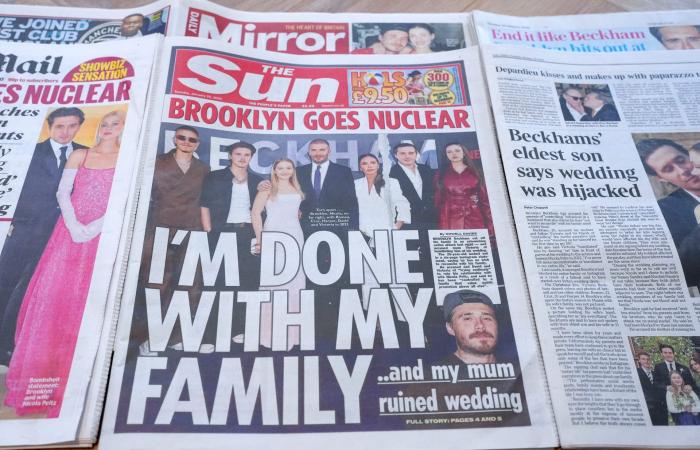 علاقة عائلة بيكهام مع ابنهم بروكلين تطلق نقاشا حادا على مواقع التواصل