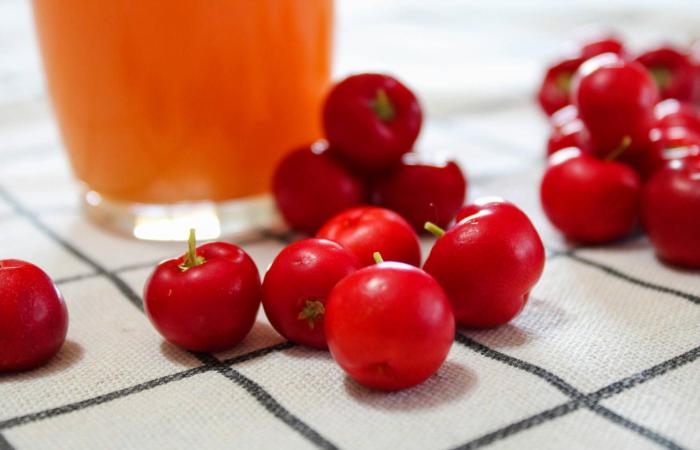 4
      مشروبات
      تحتوي
      على
      فيتامين
      «سي»
      أكثر
      من
      عصير
      البرتقال