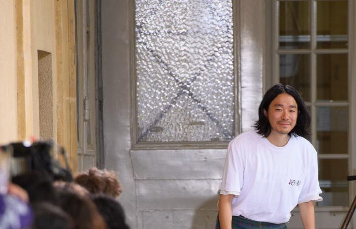 تذكارات وهدايا من اليابان.. أبرزها جوارب مخططة بدولارين