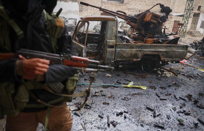 فرنسا
      تجهد
      لتثبيت
      وقف
      النار
      «الهش»
      بين
      «صديقيها»
      في
      سوريا