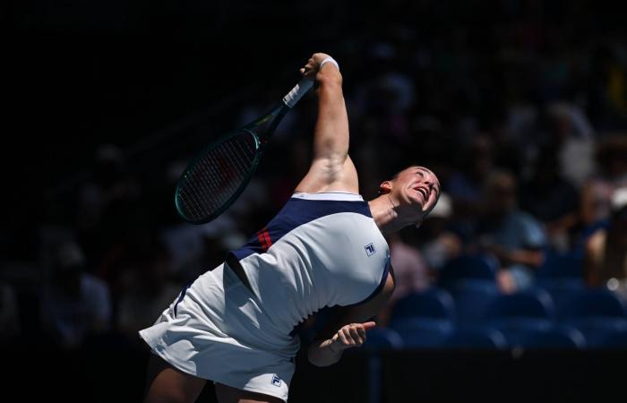 من
      مراهِقة
      واحدة
      إلى
      جيل
      كامل:
      كيف
      أعادت
      «أستراليا
      المفتوحة»
      رسم
      خريطة
      التنس
      النسائية؟