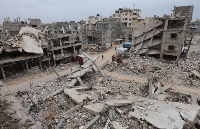 شبح
      مواجهة
      يطوق
      إيران