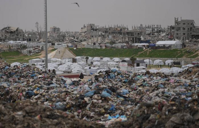 العراق:
      مسؤولية
      التعامل
      مع
      ملف
      سجناء
      «داعش»
      تقع
      على
      عاتق
      جميع
      الدول