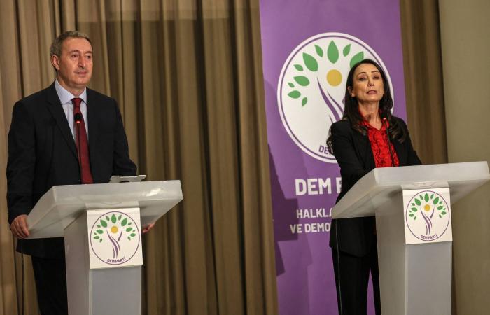 الدفاع
      المدني
      في
      غزة
      يعلن
      مقتل
      فتيين
      في
      غارة
      إسرائيلية