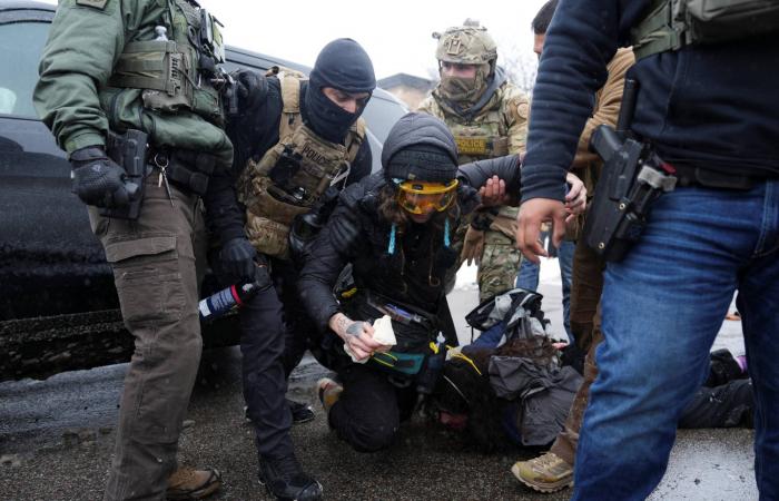 حملات
      «أيس»
      قد
      تتحول
      إلى
      أزمة
      شرعية
      داخلية
      وتصدّع
      سياسي