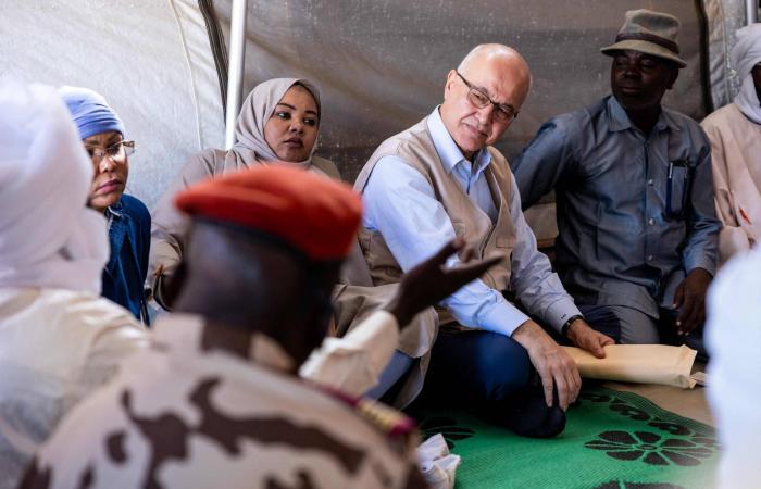 السودان:
      قتال
      استنزاف
      على
      «طريق
      الصادرات»
      يعمق
      الأزمة
      الإنسانية