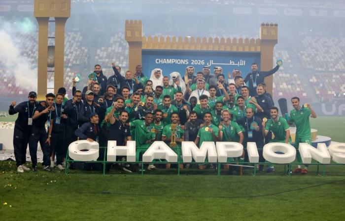 السوبر القطري الإماراتي.. مدرب الأهلي يؤكد أن رغبة لاعبيه في الإنجاز وراء التتويج بكأس التحدي