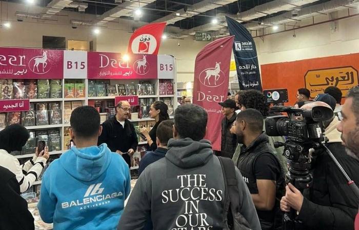 قصص
      مثيرة
      من
      عالم
      «تجارة
      المخدرات»
      تلفت
      الاهتمام
      بـ«القاهرة
      للكتاب»