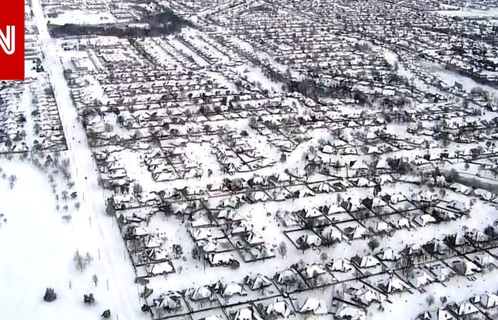 متابعة: درجات حرارة متجمدة وطرق جليدية ومدن مغطاة بالثلوج.. هذا ما سببته العاصفة الشتوية في أمريكا