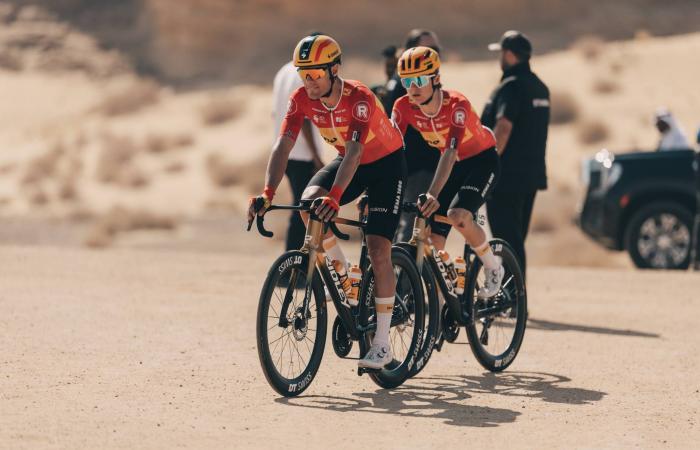 طواف
      العُلا
      ينطلق
      الثلاثاء
      من
      مضمار
      الهجن...
      والختام
      في
      حرة
      عويرض