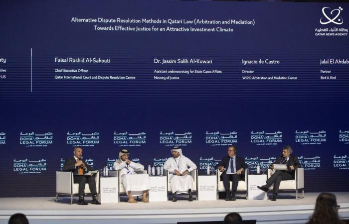 أكاديميون وخبراء قانونيون يؤكدون أهمية الوساطة القضائية في تسوية المنازعات