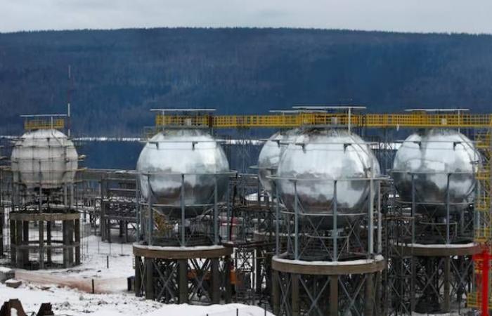 روته
      يحض
      الاتحاد
      الأوروبي
      على
      المرونة
      مع
      أوكرانيا
      بشأن
      قرض
      مخصص
      للأسلحة