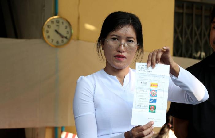 حزب
      موالٍ
      للجيش
      في
      ميانمار
      يعلن
      فوزه
      بالانتخابات
      التشريعية