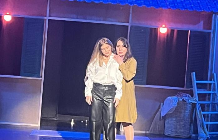 شقيقة
      سعاد
      حسني
      تدعو
      لتناول
      سيرتها
      درامياً
      من
      خلال
      أسرتها