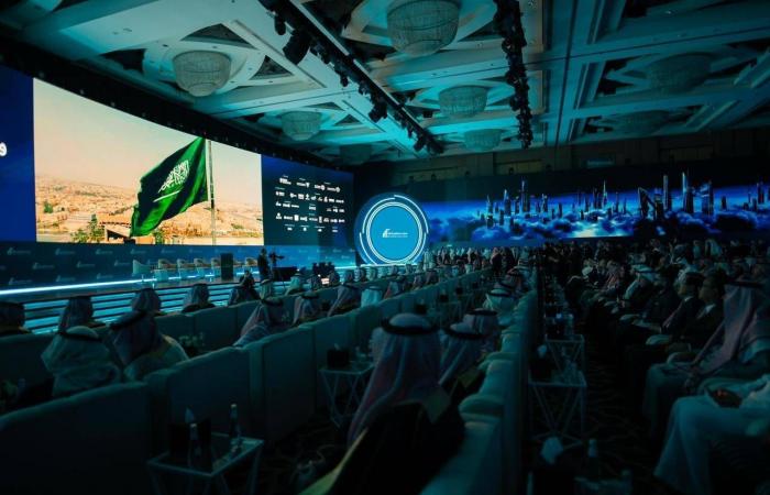 مخالفاً
      توقعات
      السوق...
      «المركزي
      الباكستاني»
      يُبقي
      الفائدة
      عند
      10.5
      %