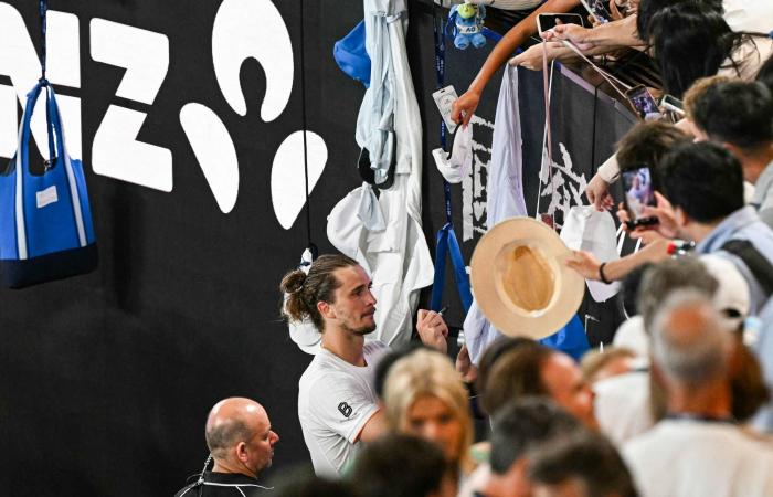 زفيريف
      يواصل
      سعيه
      للفوز
      بأول
      ألقابه
      الكبرى