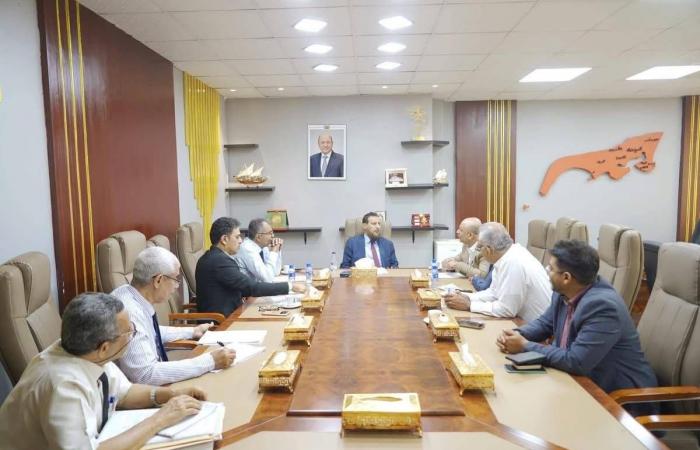 عدن
      تعزّز
      استعادة
      مدنيتها
      بحملات
      أمن
      ونظافة
      وتنظيم
      شامل