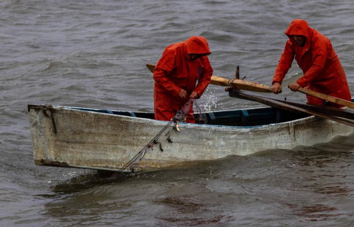 مقتل
      3
      مسلحين
      في
      اشتباكات
      ليلية
      بالعجيلات
      غرب
      ليبيا