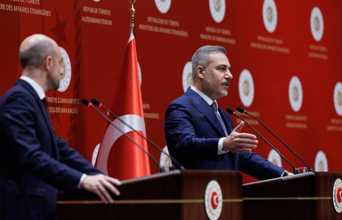 إردوغان
      يعلن
      عن
      حملة
      إعادة
      إعمار
      في
      سوريا
      وشدد
      على
      ضرورة
      اندماج
      «قسد»