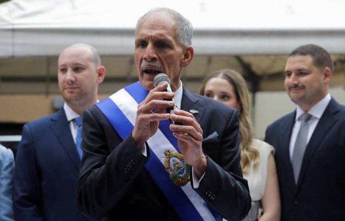 المكسيك
      توقف
      شحنات
      النفط
      إلى
      كوبا
      «مؤقتاً»
      وسط
      ضغوط
      أميركية