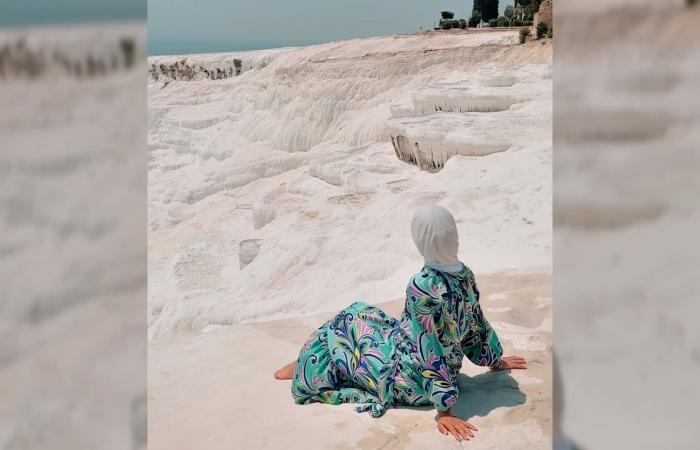 تبدو كـ"ثلج" أبيض في ذروة الصيف.. قلعة تخطف الأنفاس بقلب تركيا